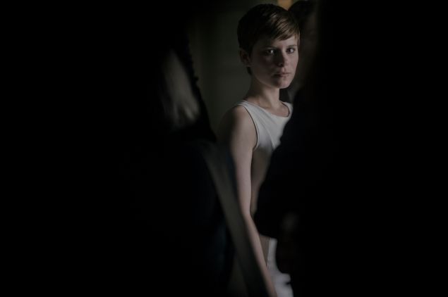 Kate Mara as Zoe Barnes.