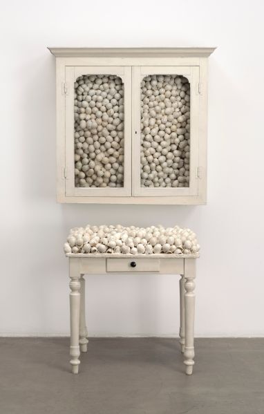 Marcel Broodthaers, Armoire blanche et table blanche (White cabinet and white table), 1965.