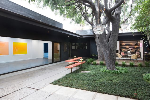 The inviting courtyard at Eric Buterbaugh Florals