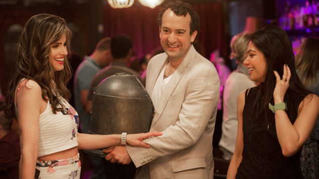Tina (Amanda Peet) and Alex (Steve Zissis) of Togetherness.