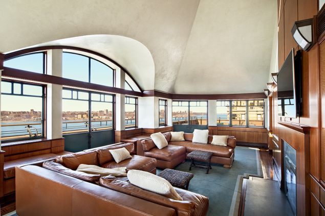 That is one of the biggest couches. Ever.