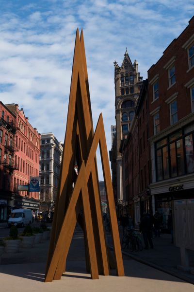 Bernar Venet, Disorder: 9 Uneven Angles, (2015).