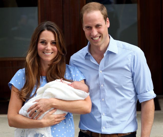LONDON, ENGLAND - JULY 23: Prince William, Duke of Cambridge and Catherine, Duchess of Cambridge, depart The Lindo Wing with their newborn son at St Mary's Hospital on July 23, 2013 in London, England. The Duchess of Cambridge yesterday gave birth to a boy at 16.24 BST and weighing 8lb 6oz, with Prince William at her side. The baby, as yet unnamed, is third in line to the throne and becomes the Prince of Cambridge.