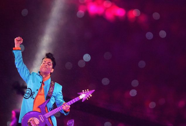 MIAMI GARDENS, FL - FEBRUARY 04: Musician Prince performs during the "Pepsi Halftime Show" at Super Bowl XLI between the Indianapolis Colts and the Chicago Bears on February 4, 2007 at Dolphin Stadium in Miami Gardens, Florida. (Photo by Jed Jacobsohn/Getty Images)