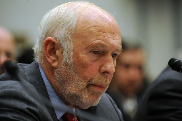James Simons, director of Renaissance Technologies LLC, listens during the House Oversight and Government Reform Committee November 13, 2008 in Washington, DC. George Soros chairman of Soros Fund Management LLC, testified on the topic of "The Regulation of Hedge Funds" during the hearing. AFP PHOTO/TIM SLOAN