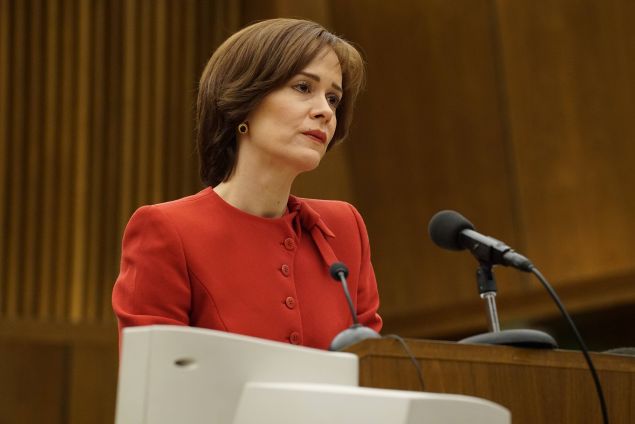 Sarah Paulson as Marcia Clark.