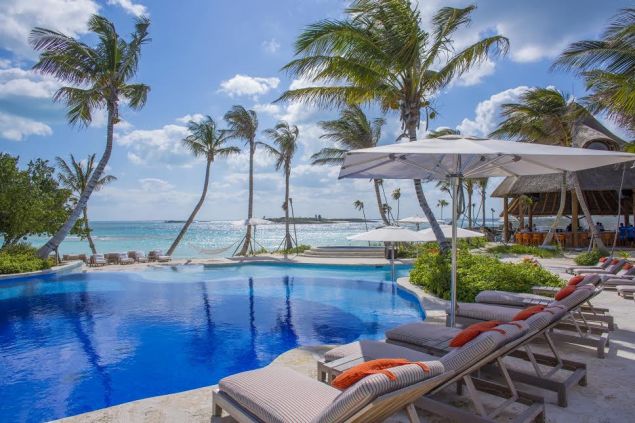 Gumelimi Cay has access to all the amenities of Baker's Bay.