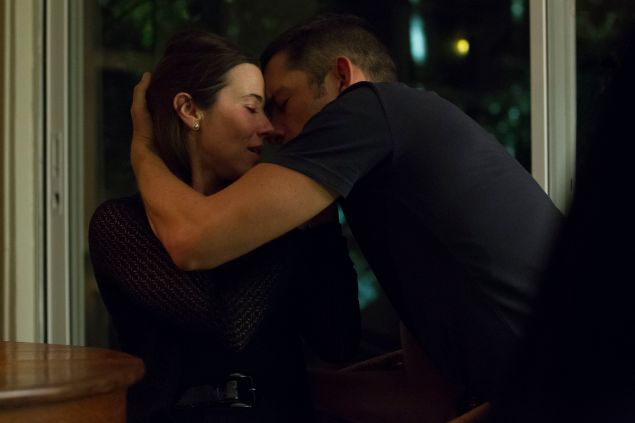 Linda Cardellini and Enrique Murciano in Bloodline.