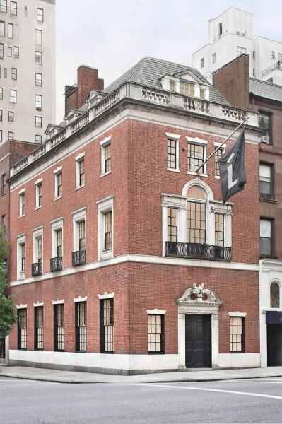 909 Madison Avenue.