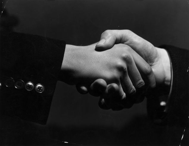 Hand shake