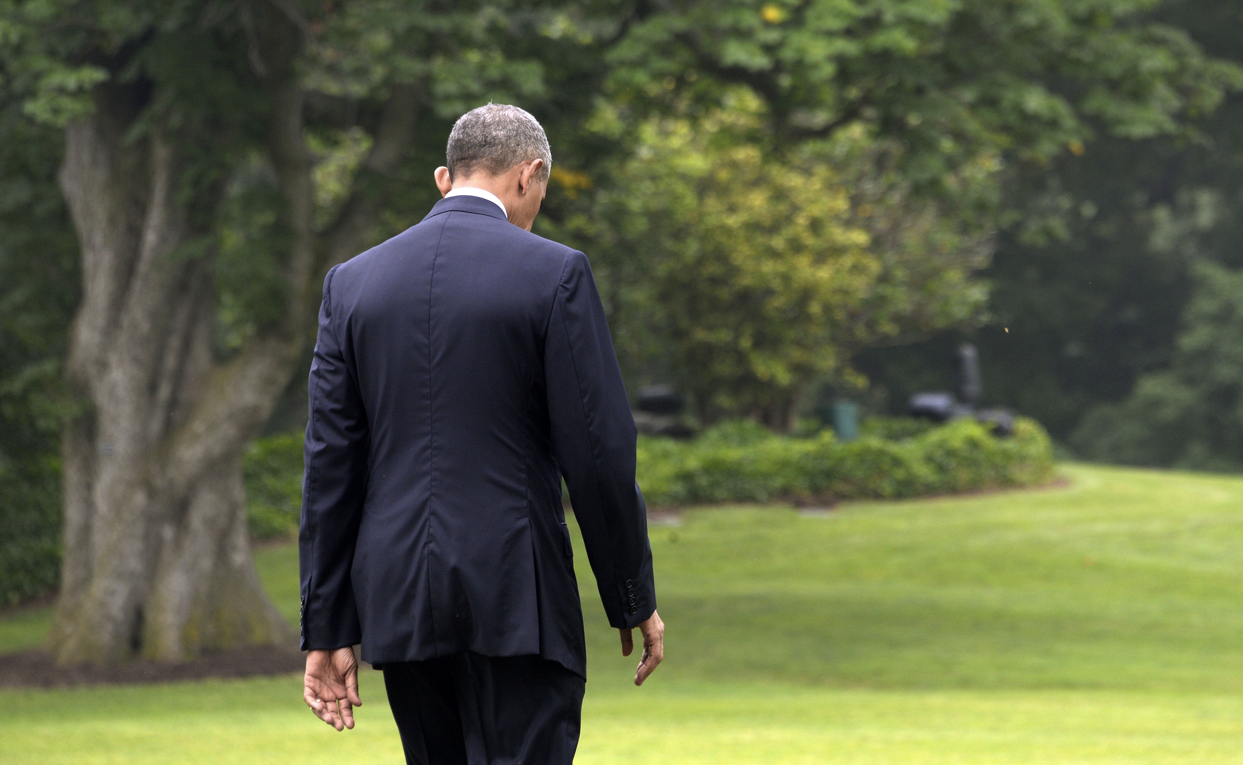 President Barack Obama walks to Marine One on the South Lawn of the White House June 16, 2016 in Washington, DC. President Obama will travel to Orlando to pay respects to the victims of Sunday's nightclub shooting and to stand in solidarity with the community.
