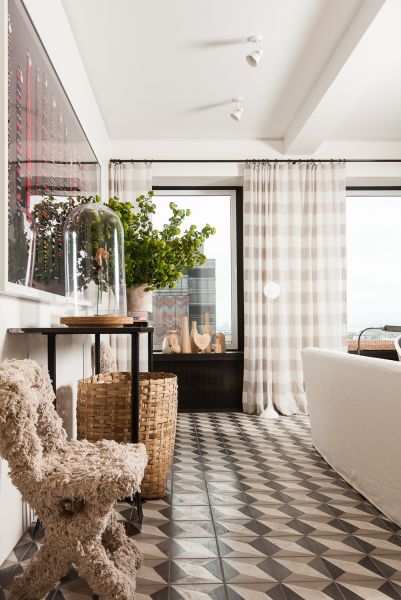 Stark's tiled living room