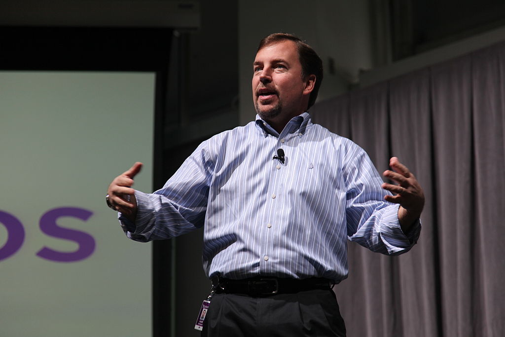 CEO Scott Thompson addresses Yahoo's at Sunnyvale HQ.