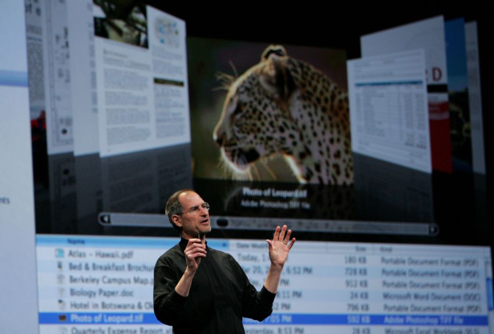 Steve Jobs showing off Leopard in 2007, the first Mac OS to feature "Time Machine."
