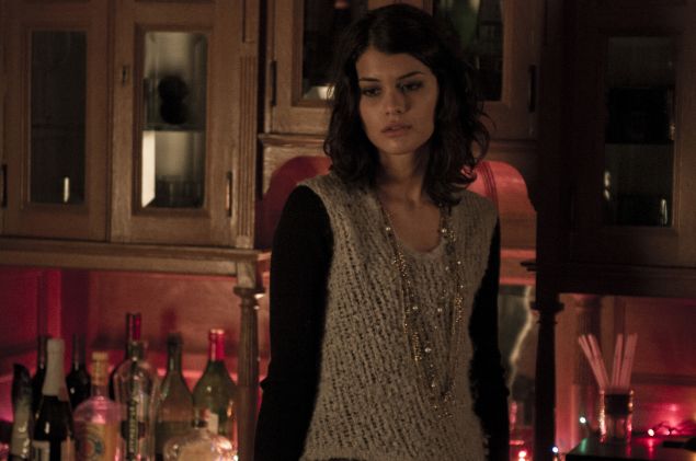 Sofia Black-D'Elia as Andrea. 
