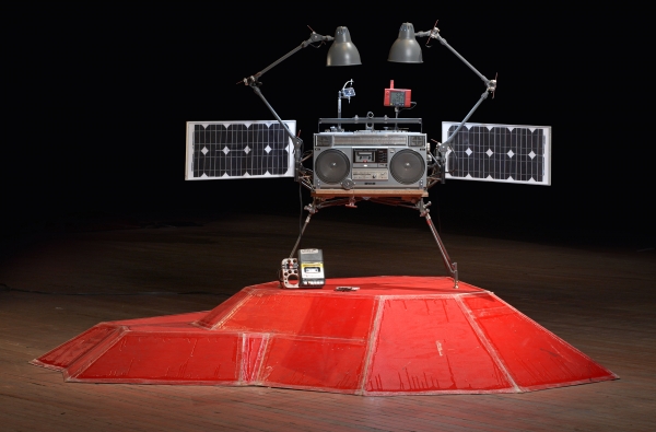 Tom Sachs, Phonkey (2011).