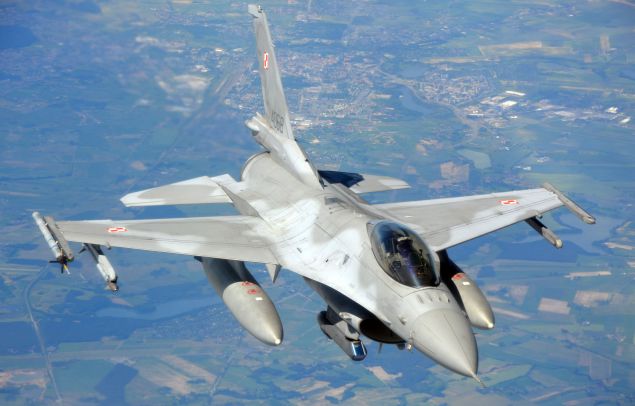 Polish F-16 fighter jet flies over north Poland on June 10, 2016 during NATO's 10-day long Anaconda manoeuvres, the biggest war games of the Western defence alliance in eastern Europe since the Cold War. 