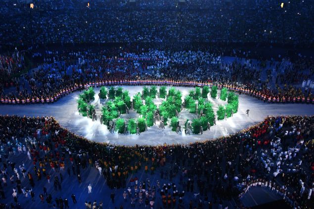 Olympic rings are displayed by the Brazilian delegation during the opening ceremony of the Rio 2016 Olympic Games at the Maracana stadium in Rio de Janeiro on August 5, 2016. / AFP / Antonin THUILLIER