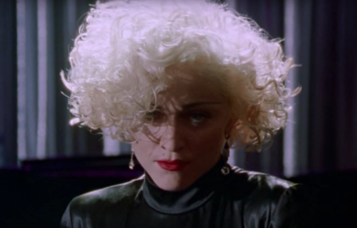 Madonna as Breathless Mahoney in Dick Tracy.