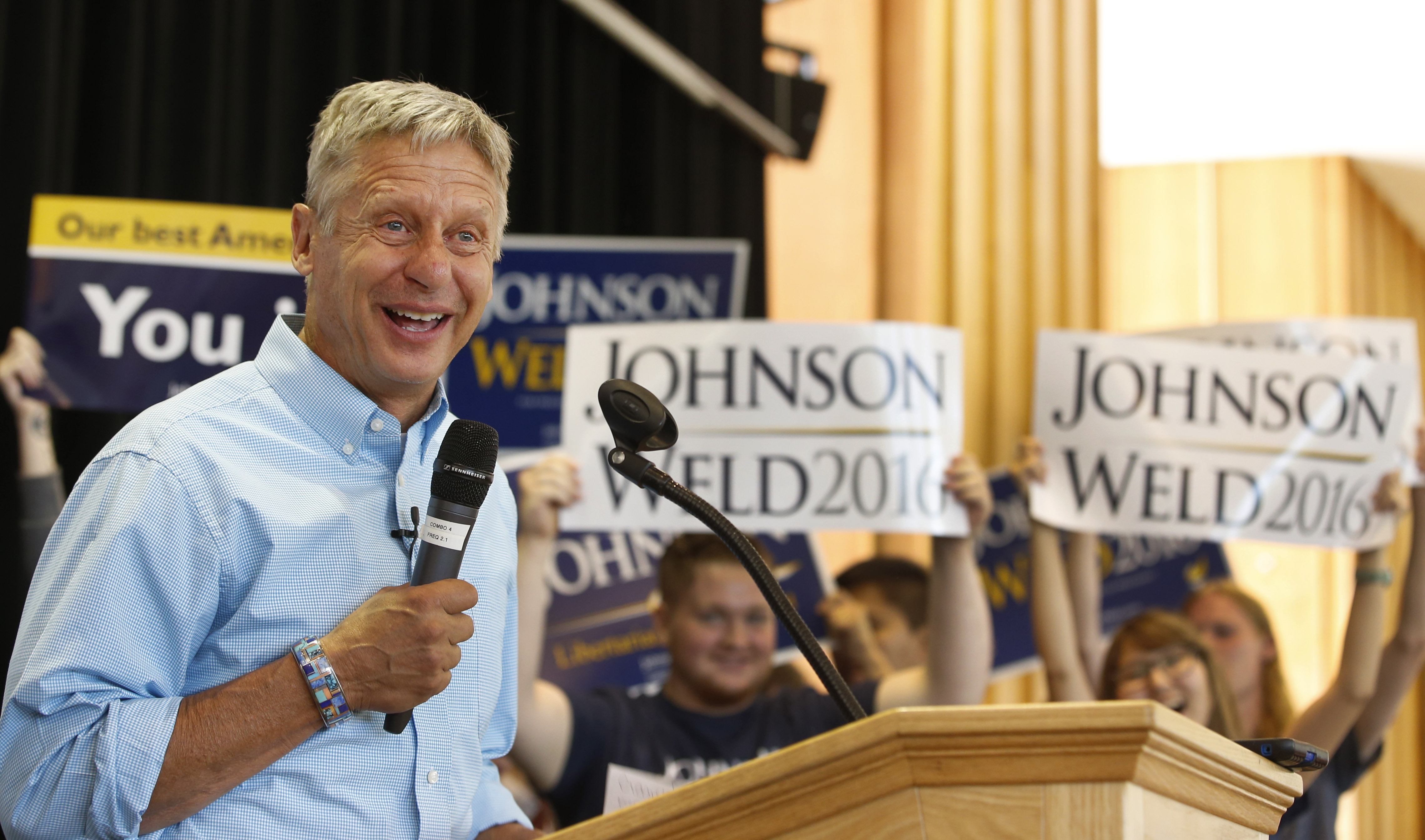 Libertarian presidential candidate Gary Johnson talks to a crowd of supporters at a rally on August 6, 2015 in Salt Lake City, Utah