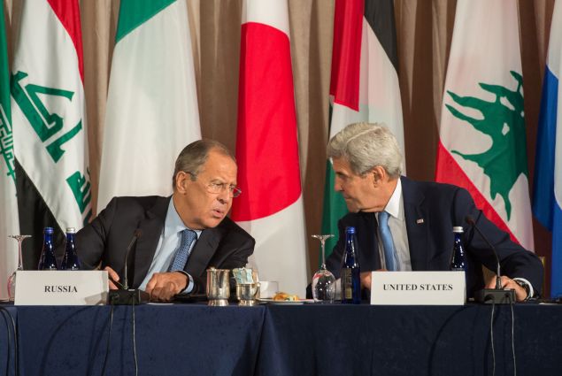 Russian Foreign Minister Sergei Lavrov and United States Secretary of State John Kerry speak during the International Syria Support Group meeting, September 22, 2016 in New York.
