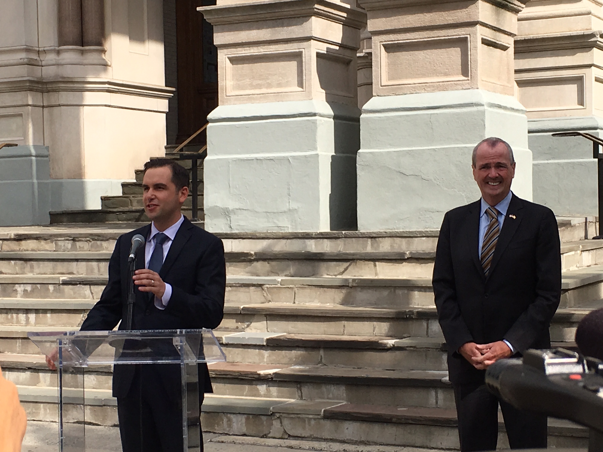 Fulop announced that he would be supporting former Ambassador Phil Murphy for governor.