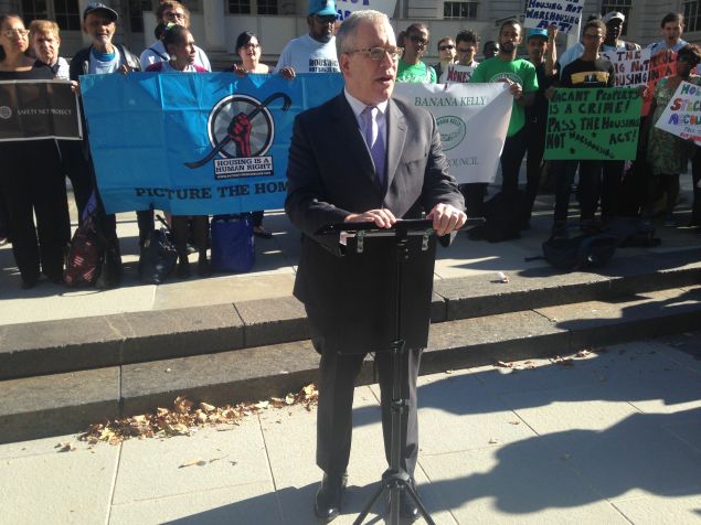 Comptroller Scott Stringer speaks at a press conference blasting the number of vacant properties in the city.