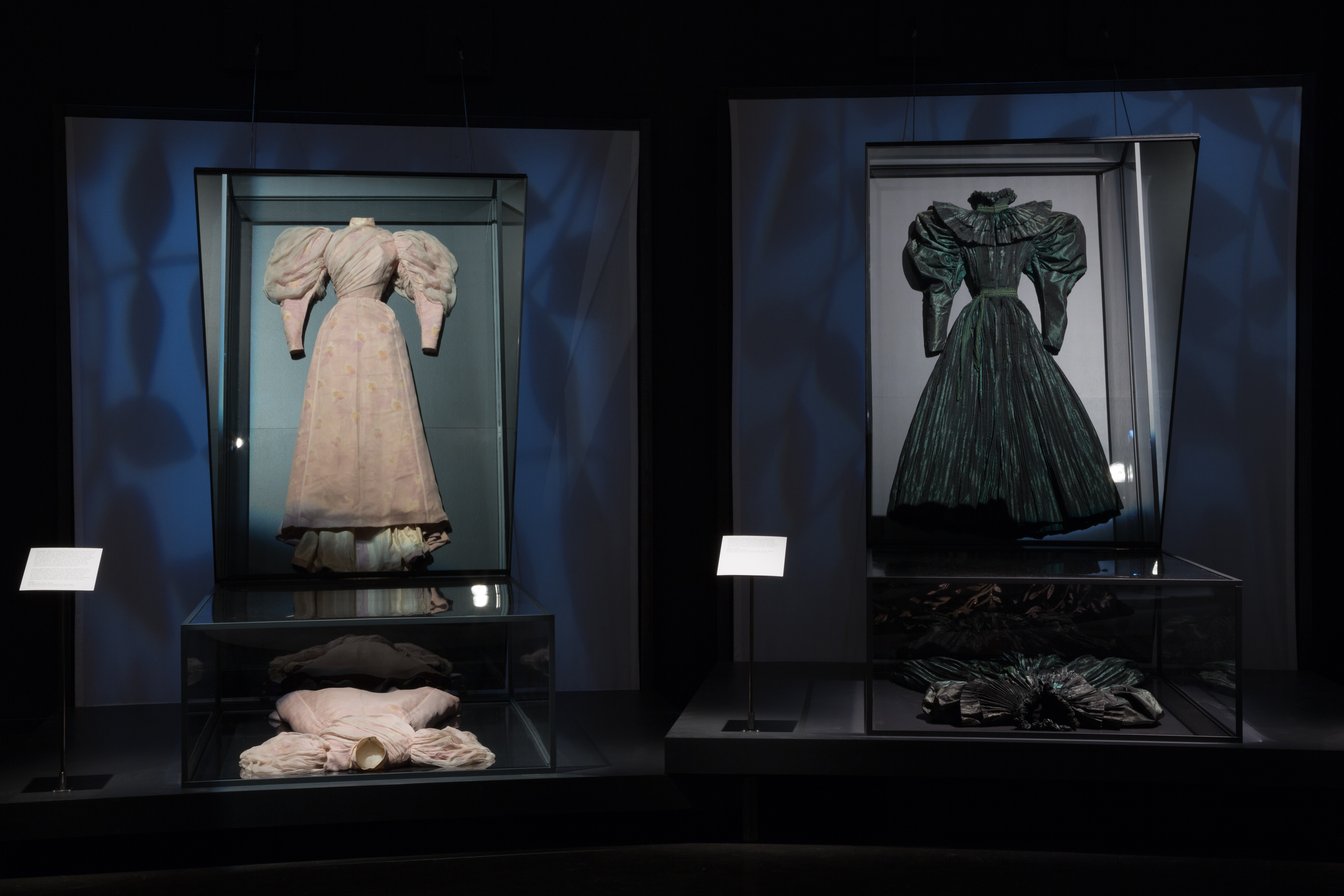 installation-view-of-the-exhibition-at-the-museum-at-fit-an-exhibition-developed-by-the-palais-galliera-musee-de-la-mode-de-la-ville-de-paris-photograph-2016-the-museum-at-fit