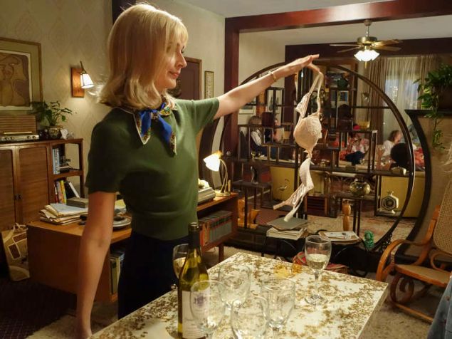 Caitlin FitzGerald as Libby Masters.
