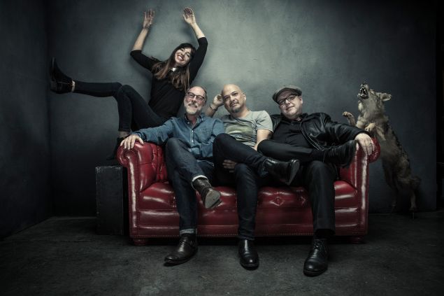 Paz Lenchantin, David Lovering, Joey Santiago, Black Francis.