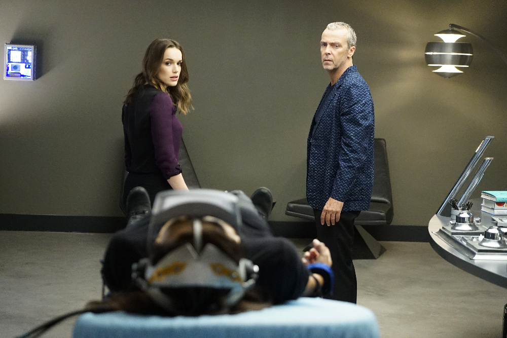 Elizabeth Henstridge and John Hannah.