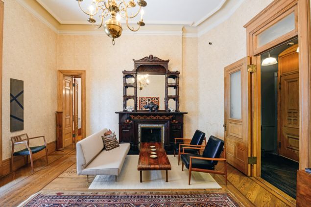 'All in the Family' actor Carroll O'Connor resided in the apartment with his wife Nancy.