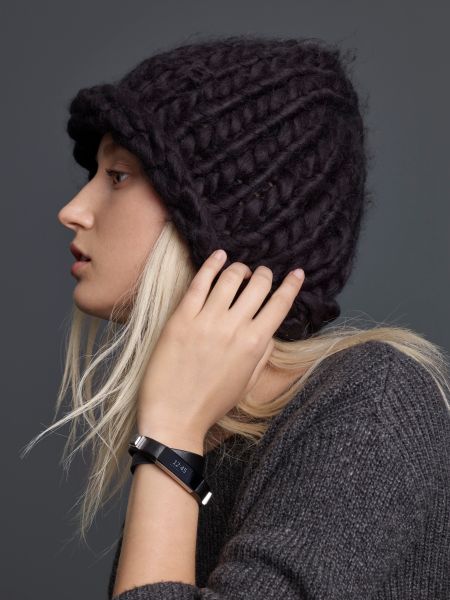 Simply Vera Vera Wang has teamed up with Fitbit on a chic fitness tracker.