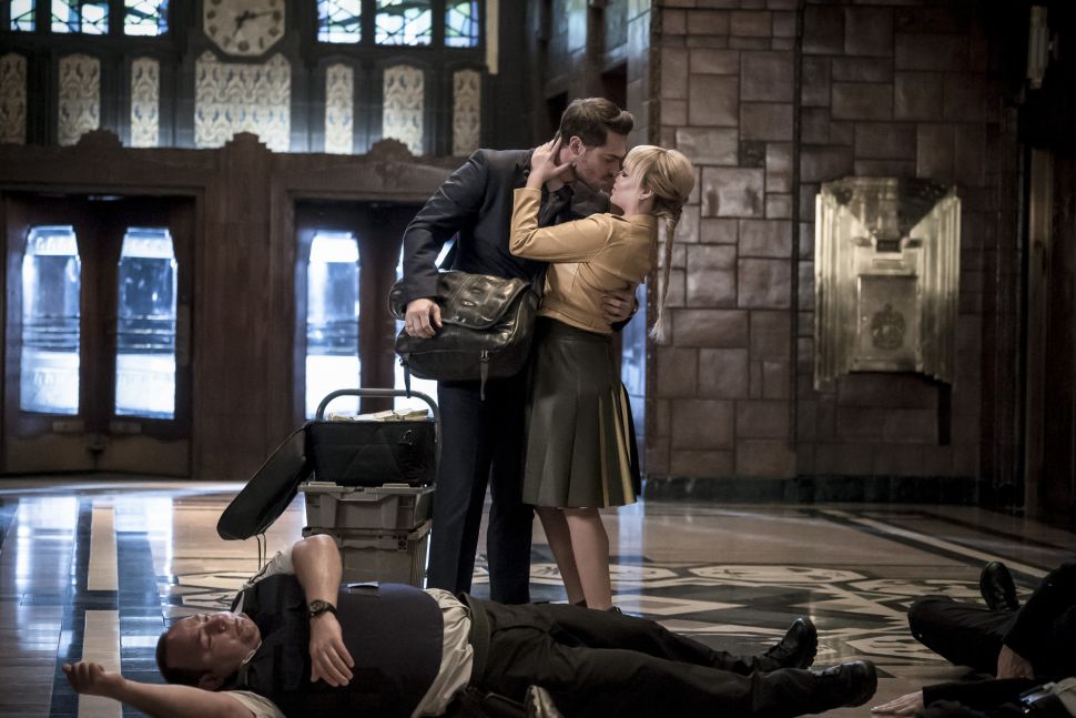 Grey Damon as Sam Scudder and Ashley Rickards as Rosalind Dillion.