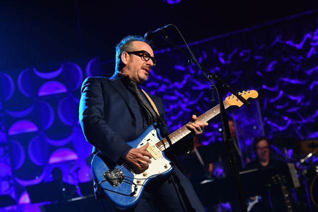 Elvis Costello .