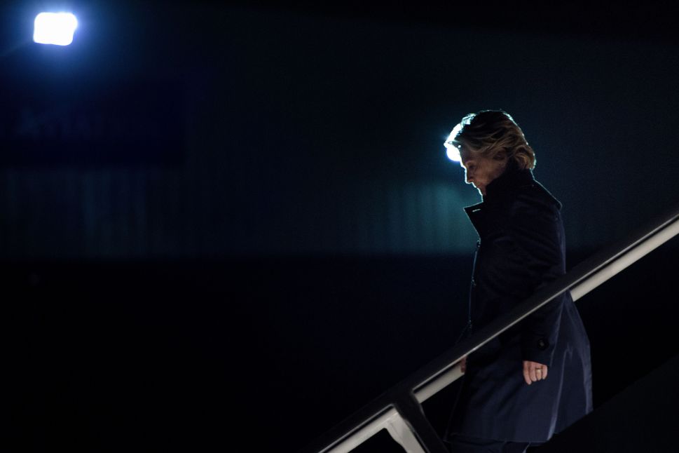 Democratic presidential nominee Hillary Clinton arrives at Westchester County Airport October 3, 2016 in White Plains, New