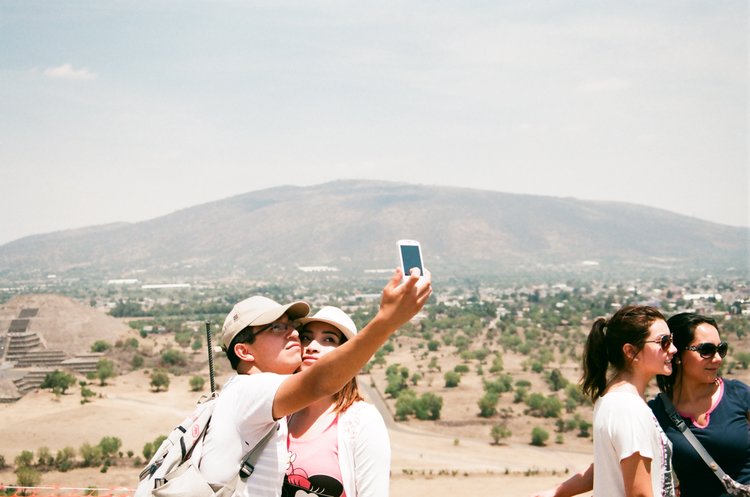 Andrew Gori & Ambre Kelly, Couple – Teotihuacan, Mexico, 2014.