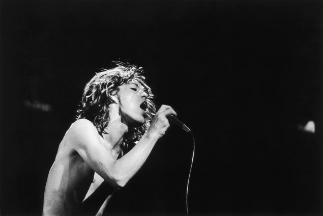 21st August 1976: Singer Mick Jagger on stage with The Rolling Stones as the group headlines the Knebworth Festival. (Photo by Graham Wood/Evening Standard/Getty Images)