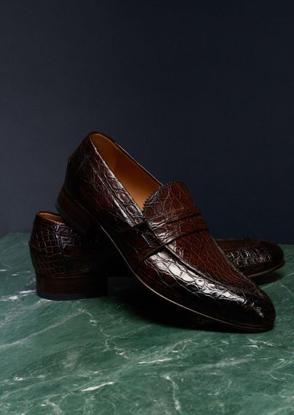 Tasteful loafers make the perfect present.
