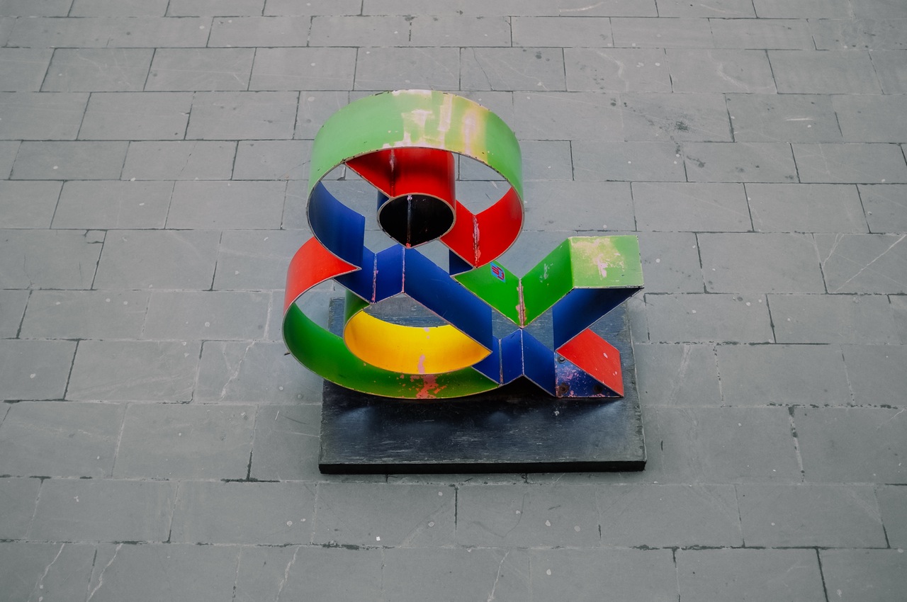 Some exciting recent hybrid projects highlight this melding of traditional art and cutting-edge technology.