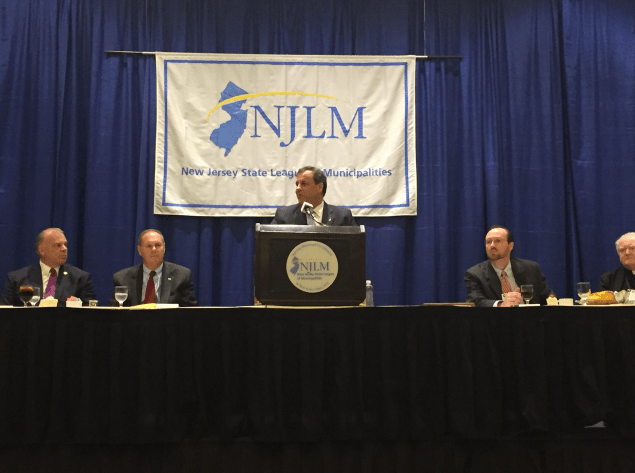 Governor Chris Christie delivering the keynote address at the League of Municipalities' closing luncheon.