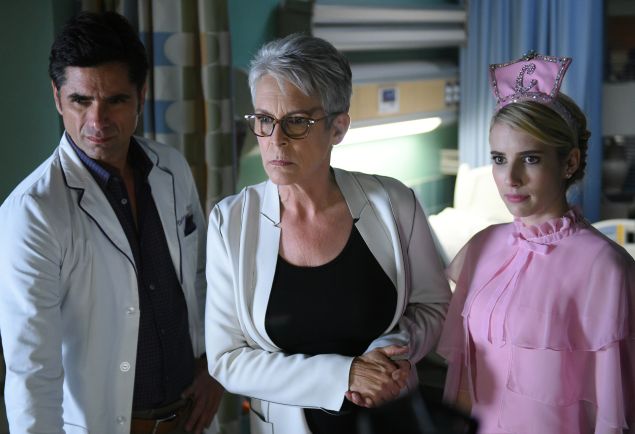 John Stamos, Jamie Lee Curtis and Emma Roberts in Scream Queens.