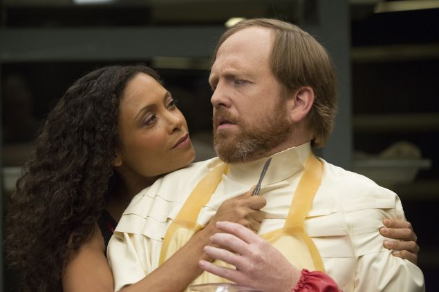 Thandie Newton and Ptolemy Slocum in Westworld.