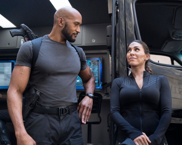 Henry Simmons as Alphonso "Mack" MacKenzie and Natalia Cordova-Buckley as Yo-Yo Rodriguez.