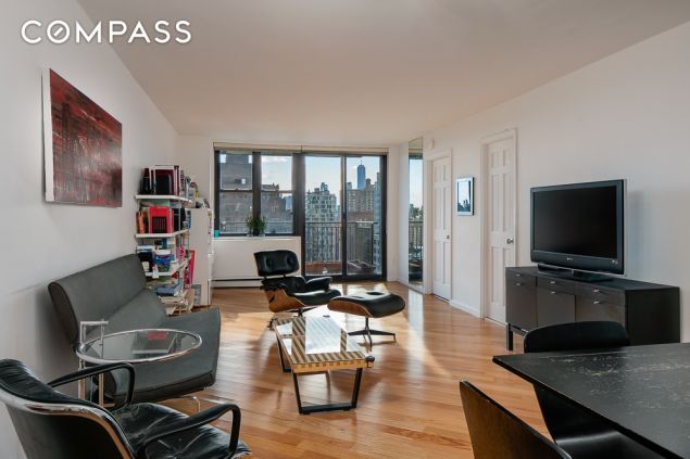 Simon Kirke's new Gramercy digs,