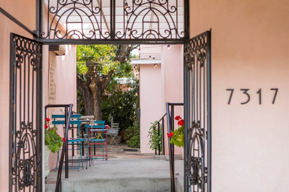 This Los Angeles courtyard feels like Europe.