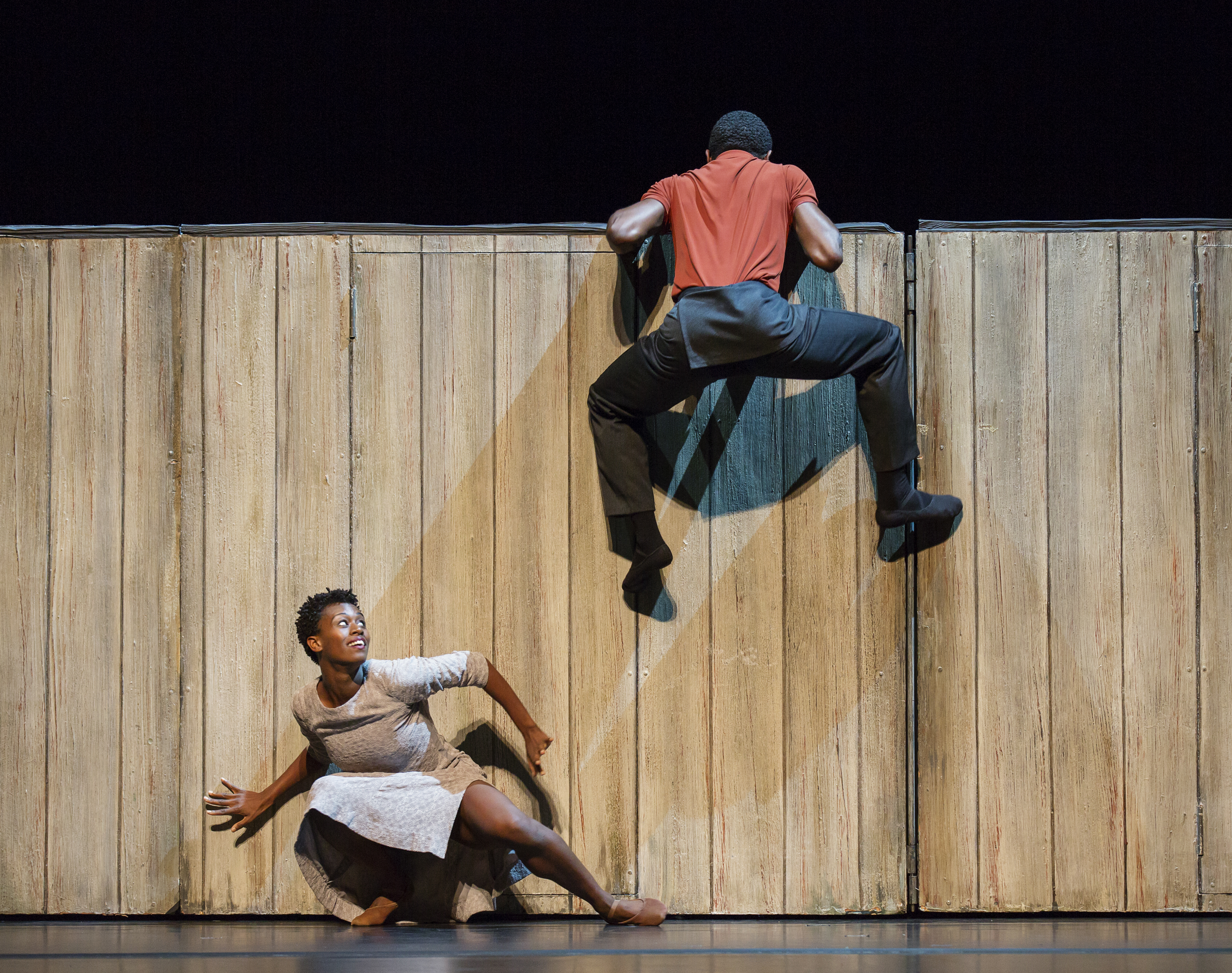 Walking Mad, Alvin Ailey American Dance Theater, by Johan Inger.