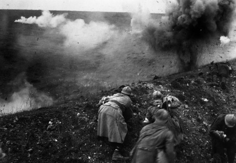 French troops under shellfire during the Battle of Verdun.