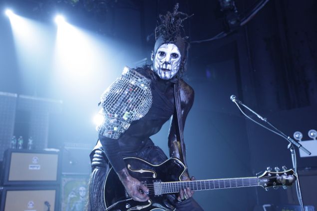 This was actually the least unsettling image of Limp Bizkit available.