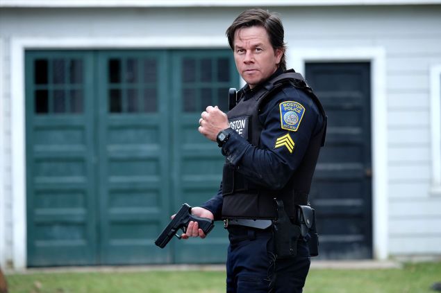 Mark Wahlberg as Tommy Saunders.
